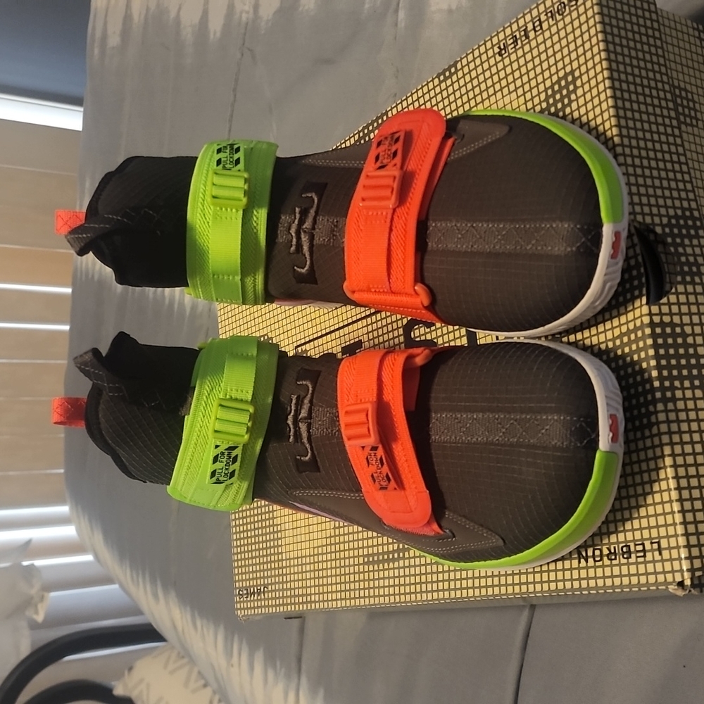 Nike Lebron Soldier XIII SFG